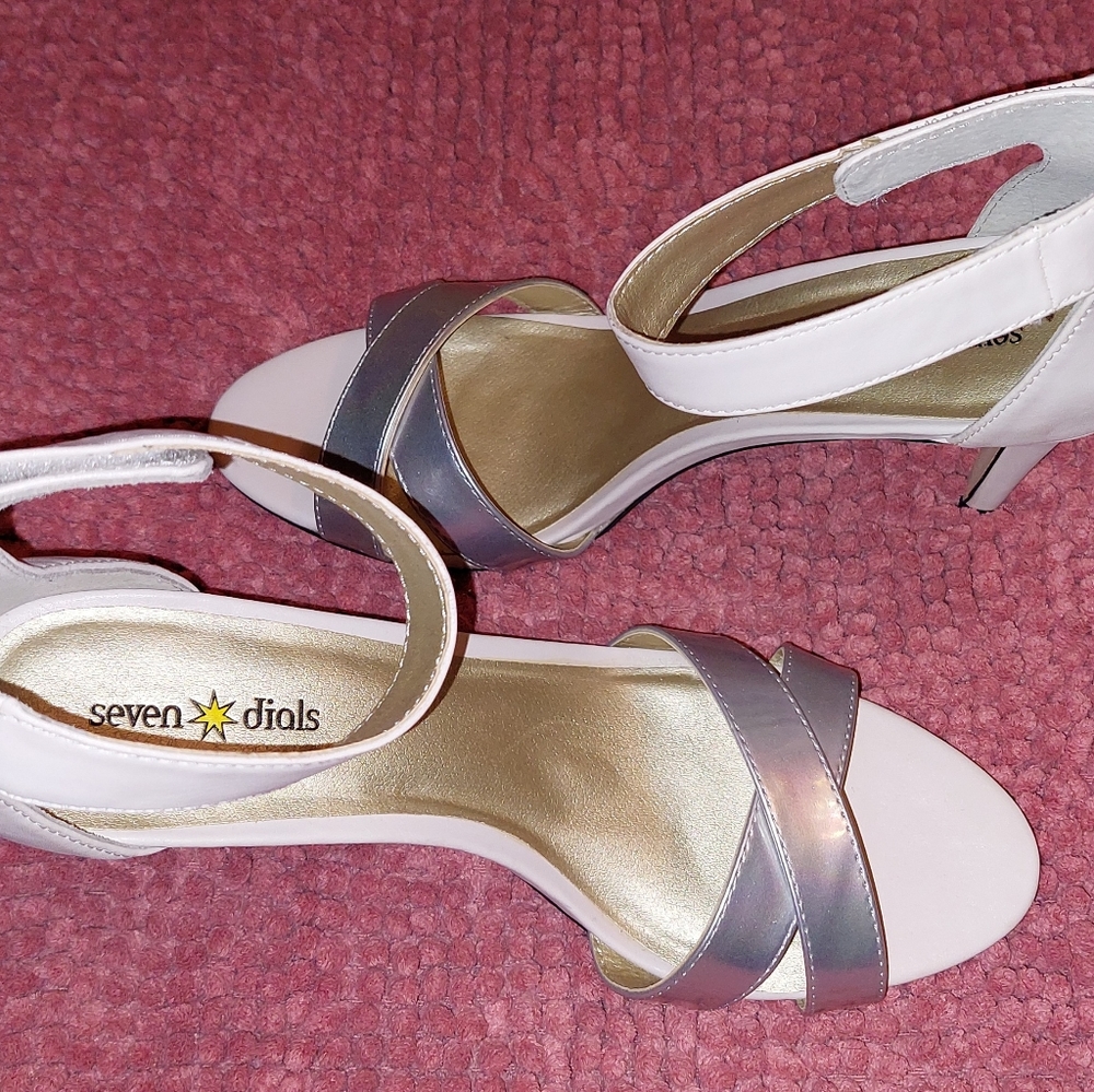 Seven dials Vegan Silver Beige Heels Sz 10 Med